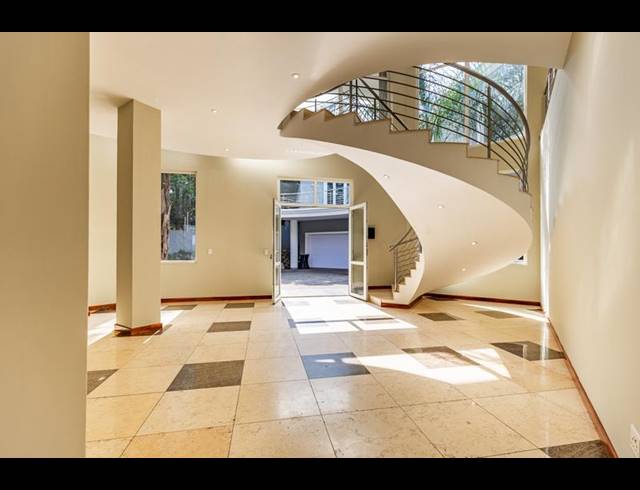 6 BEDROOM PROPERTY TO RENT IN WATERKLOOF RIDGE